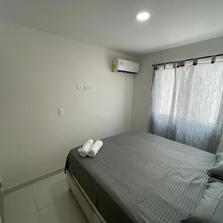 Apto Amplio Con Piscina 3 Hab A Pasos Del Mar